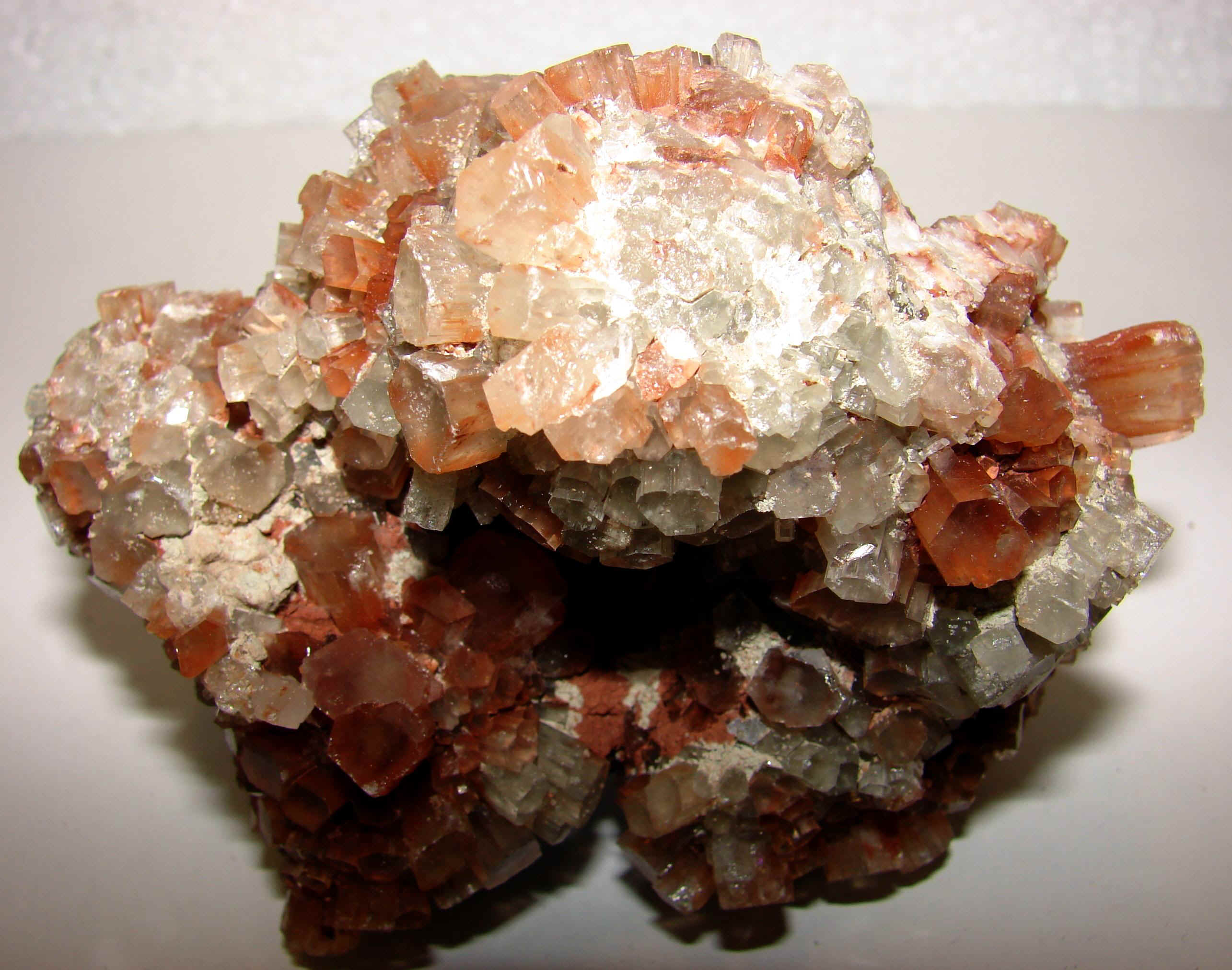 aragonite-13.jpg (582341 bytes)